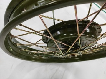 M-72 возле колеса Half-eedle Hub Rafka Green