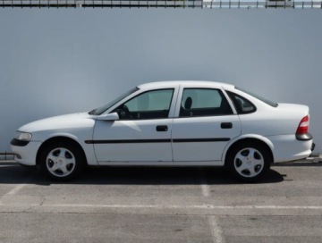 Opel Vectra B Sedan 1.6 i 16V 101KM 1998 Opel Vectra 1.6i 16V, HAK, Klima,ALU, zdjęcie 2