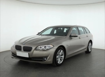 BMW Seria 5 F10-F11 Touring 525d 204KM 2011 BMW 5 525d, 201 KM, Automat, Skóra, Navi, Xenon, zdjęcie 1