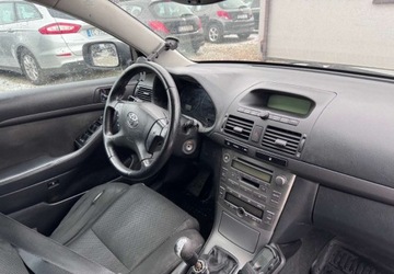 Toyota Avensis II Kombi 2.0 D-4D 116KM 2003 Toyota Avensis 2003 r. 2.0 Diesel 116KM, zdjęcie 13