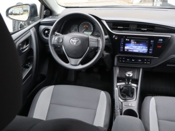 Toyota Auris II Hatchback 5d Facelifting 1.6 Valvematic 132KM 2018 Toyota Auris 1.6 Valvematic, Salon Polska, zdjęcie 6