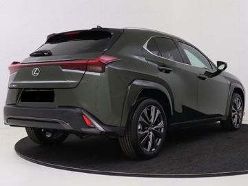 Lexus UX Crossover Facelifting 2.0 300h 199KM 2024 Od ręki - 300h F Sport Design 2.0 Hybrid Dynamic Force 199KM, zdjęcie 3