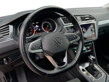 Volkswagen Tiguan II SUV Facelifting 1.5 TSI 150KM 2021 Volkswagen Tiguan 1.5 TSI EVO Life DSGAppPerlaSalon PolskaFaktura 23, zdjęcie 9
