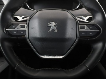 Peugeot 5008 II Crossover 1.5 BlueHDI 130KM 2019 Peugeot 5008 automat jasna tapicerka półskóry, zdjęcie 20