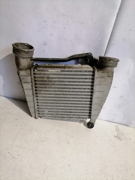 CHLADIČ INTERCOOLER VW PHAETON PRAVÝ 02R.-