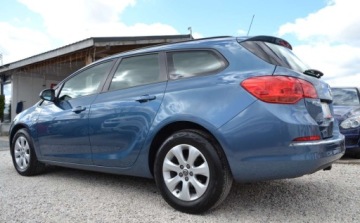 Opel Astra J Sports Tourer Facelifting 1.6 Twinport ECOTEC 115KM 2014 Opel Astra 1.6 - Bezwypadkowe - 1 wlasciciel - Stan Mega - auto oplacone, zdjęcie 17