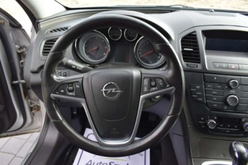Opel Insignia I Sedan 2.0 CDTI ECOTEC 160KM 2010 Opel Insignia 2.0 CDTI, Automat, Kombi, 160 PS, Zarejestrowany, Zadbany, R, zdjęcie 24