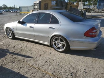 Mercedes Klasa E W211 2005 Mercedes-Benz Klasa E 55 AMG 2005 5.5l 5.5 Benzyna 469KM, zdjęcie 1
