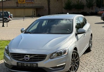 Volvo V60 I Kombi Facelifting 2.0 D4 DRIVE-E 190KM 2015 Volvo V60 Volvo V60 D4 Summum 2.0 Diesel 190KM, zdjęcie 1