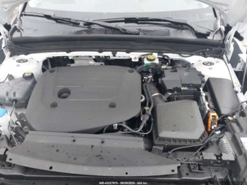 Volvo XC40 2024 Volvo XC 40 B5 Plus Dark Theme 2024 2.0l 2.0 Benzyna 247KM, zdjęcie 8