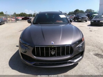 Maserati Levante 2021 Maserati Levante 2021r, 3.0L, 4x4 3.0 Benzyna 345KM, zdjęcie 3