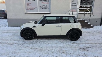 Mini One II Hatchback 1.4 95KM 2008 MINI ONE 1,4 benzyna 95 KM klima zarejestrowany 1.4 Benzyna 95KM, zdjęcie 2