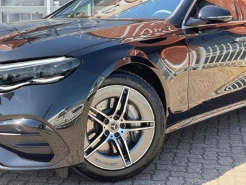 Mercedes Klasa E W214 Sedan 2.0 220d 197KM 2025 MERCEDES-BENZ E Klasa 220 d AMG 2.0 (197KM) 2025, zdjęcie 9