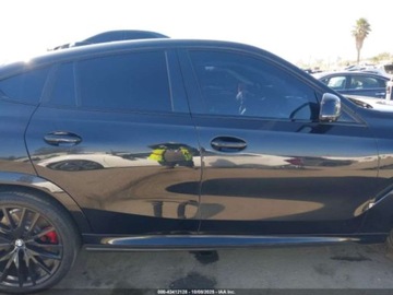 BMW X6 G06 2021 BMW X6 M50I 2021 4.4l 4.4 Benzyna 523KM, zdjęcie 6