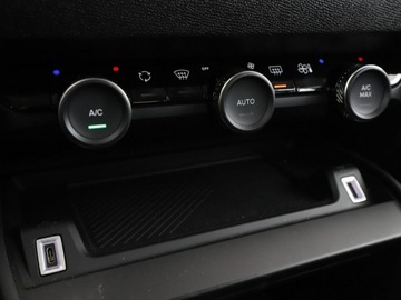 Citroen C4 III SUV 1.2 PureTech 130KM 2022 Citroen C4 Automat Navi Kamera cofania, zdjęcie 28