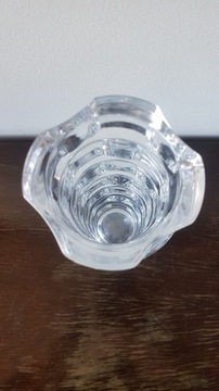 Старая тяжелая стеклянная ваза оп-арт дизайн