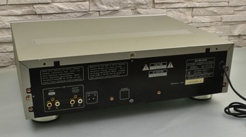 Высококлассный кассетный магнитофон Pioneer CT-777