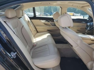 BMW Seria 7 G11-G12 Sedan 740i 326KM 2016 BMW Seria 7 2016 740 I 3.0 Benzyna 326KM, zdjęcie 8