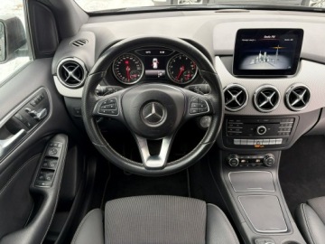 Mercedes Klasa B W246 Sports Tourer Facelifting 2.0 250 211KM 2018 Mercedes B 250 211 KM Automat Full LED Kamera, zdjęcie 20