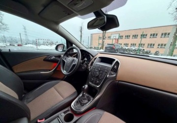 Opel Astra J Sports Tourer 1.4 Turbo ECOTEC 140KM 2011 Opel Astra Opel Astra 1.4 Turbo Cosmo 1.4 Benzyna 140KM, zdjęcie 24