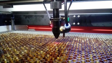 Лазерная резка, лазерная гравировка, фанера МДФ, фетр.