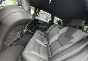 Volvo XC60 II 2022 Volvo XC 60 Lift FV 23 AWD Pakiet Dark HAK Head-UP 2.0 Diesel 197KM, zdjęcie 16
