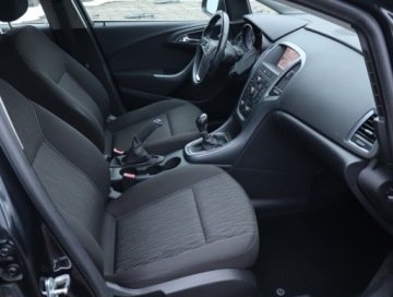 Opel Astra J GTC 1.4 Turbo ECOTEC 120KM 2013 Opel Astra 1.4 T, Navi, Klima, Tempomat, zdjęcie 8