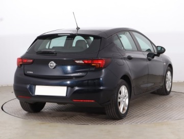 Opel Astra J GTC 1.6 CDTI Ecotec 110KM 2018 Opel Astra 1.6 CDTI, Salon Polska, Serwis ASO, zdjęcie 4