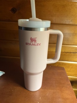 КРУЖКА ДЛЯ ТЕРМАЛЬНОЙ ВОДЫ STANLEY ICEFLOW С РУЧКОЙ И СОЛОМОЙ | 1,18 л