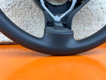 PEUGEOT 107 VOLANT ORIGINÁLNÍ MOC PĚKNÝ