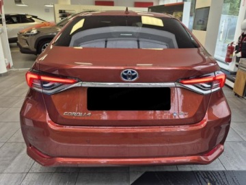 Toyota Corolla XII Sedan Facelifting 1.8 Hybrid 140KM 2025 Od ręki - Style 1.8 Hybrid 140KM | Podgrzewane fotele!, zdjęcie 3