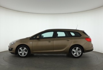 Opel Astra J Sports Tourer Facelifting 1.7 CDTI ECOTEC 130KM 2014 Opel Astra 1.7 CDTI, Salon Polska, Serwis ASO, zdjęcie 2