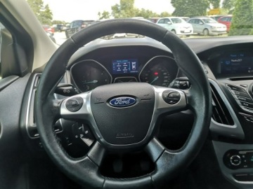 Ford Focus III Hatchback 5d 1.6 Duratorq TDCi DPF 115KM 2013 Ford Focus 1.6 TDCI 115KM Klimatronik Navi ALU, zdjęcie 11