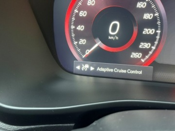 Volvo XC40 Crossover Facelifting 2.0 B3 163KM 2022 Volvo XC 40 2.0 R-Design Panorama Kamery Harman, zdjęcie 21