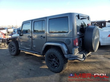 Jeep Wrangler III Unlimited Facelifting 3.6 V6 286KM 2016 Jeep Wrangler _UNLIMITED_SAHARA_4x4_3.6 L_285 km_2016r 3.6 Benzyna 285KM, zdjęcie 2
