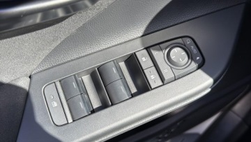 Toyota C-HR II SUV 2.0 Hybrid Dynamic Force 197KM 2024 Toyota C-HR 2.0 Hybrid GR Sport 2.0 Hybrid GR Spor, zdjęcie 17