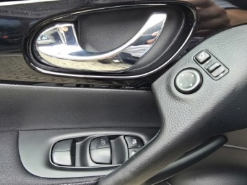 Nissan Qashqai II Crossover 1.2 DIG-T 115KM 2015 Nissan Qashqai Bezwypadkowy wersja 360°, zdjęcie 17