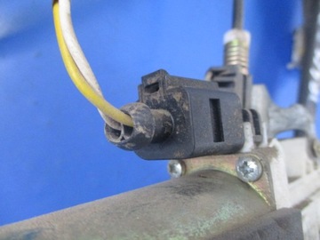 FOCUS MK1 5D ZVEDÁK OKNO PŘEDNÍ LEVÝ 2PIN