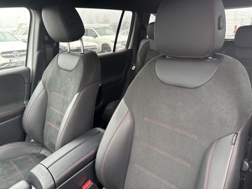 Mercedes GLB SUV 1.3 200 163KM 2023 Mercedes-Benz GLB 200, zdjęcie 18