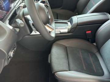 Mercedes GLB SUV 1.3 200 163KM 2025 MERCEDES-BENZ GLB 200 AMG Line Suv 1.3 (163KM) 2025, zdjęcie 4