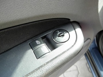 Ford Focus II Coupe-Cabriolet 1.6 Duratec 16V 100KM 2009 Ford Focus Salon Polska Klimatyzacja Abs Alu 1.6 BenzynaLPG 100KM, zdjęcie 22