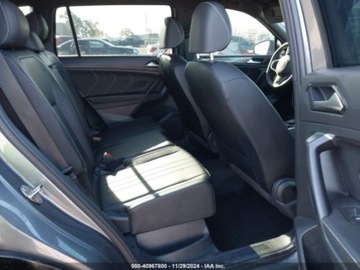 Volkswagen Tiguan II 2022 Volkswagen Tiguan SE R-Line Black 2022 2.0l 2.0 Benzyna 184KM, zdjęcie 12