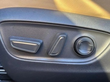 Toyota RAV4 V SUV Facelifting 2.5 Hybrid Dynamic Force 222KM 2025 Executive 2.5 Hybrid AWD 222KM | Podgrzewane fotele!, zdjęcie 5