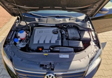 Volkswagen Passat B7 Variant 1.6 TDI CR DPF BlueMotion 105KM 2013 Volkswagen Passat Variant Volkswagen Passat Variant ver-variant-1-6-tdi-bl, zdjęcie 16