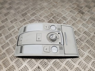 Audi A6 S6 C6 4F 4F0947135C Z przodu Oświetlenie kabiny