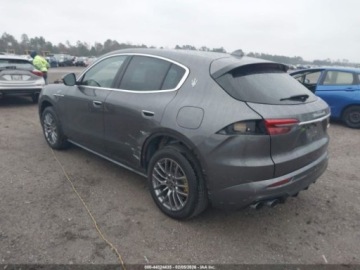 Maserati 2023 Maserati Grecale gt, 2023r., 4x4, 2.0L 2.0 Benzyna 296KM, zdjęcie 3