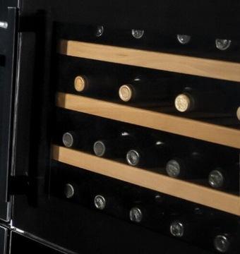 Винный шкаф AMICA WCF2V60B38.1