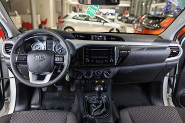 Toyota Hilux VIII Pojedyncza kabina Facelifting 2.4 D-4D 150KM 2021 Toyota Hilux, zdjęcie 4