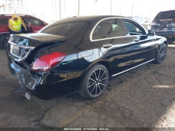 Mercedes Klasa C W205 2019 Mercedes-Benz Klasa C 2019 Mercedes-Benz C-Class C 300 Sedan 2.0 Benzyna, zdjęcie 4