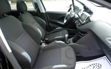 Peugeot 208 I Hatchback 3d 1.6 e-HDI 92KM 2013 Peugeot 208 1.6e-HDI 92KM Oryginalny lakier i szyby Panoramiczny dach Klim, zdjęcie 11